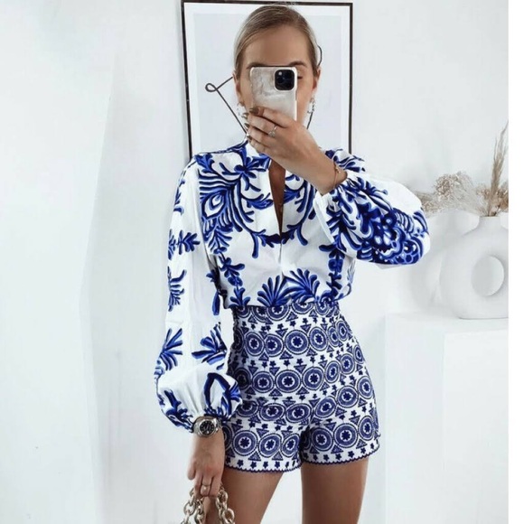Zara Tops Zara Printed Blouse Blue White Long Sleeves New Size M